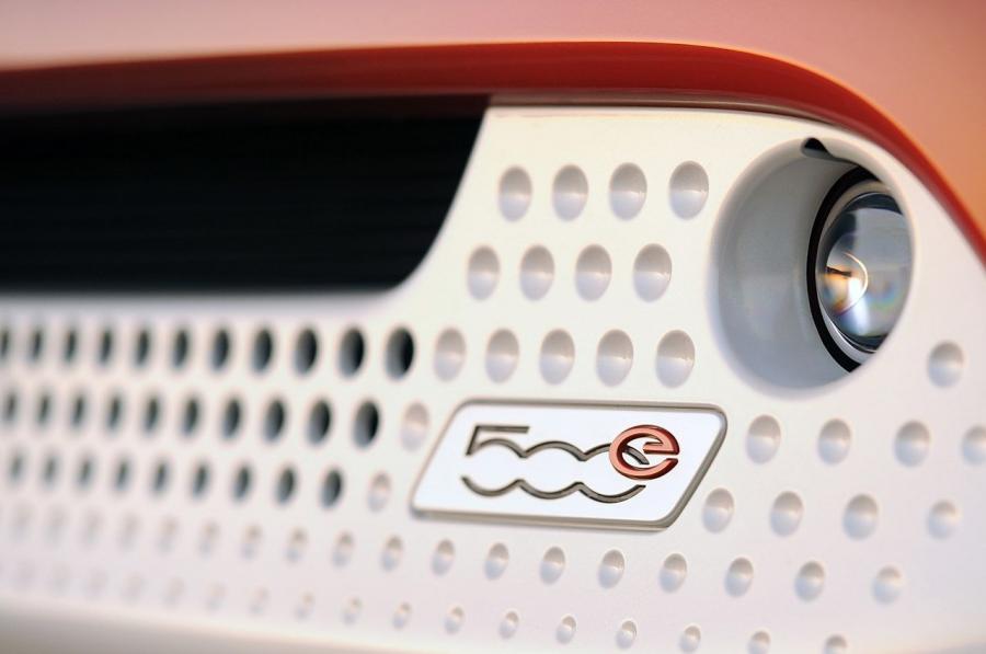  Fiat 500e 2013 года  (фото 48 из 141)